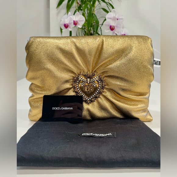 Dolce and Gabbana Medium foiled calfskin Devotion Soft Cluch Bag - Picture 5 of 16